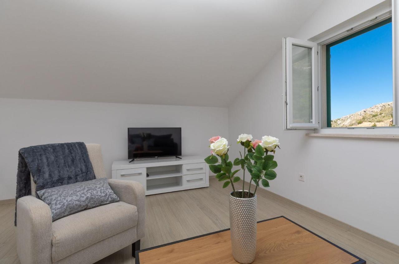 Apartments Empress Mimice Eksteriør bilde